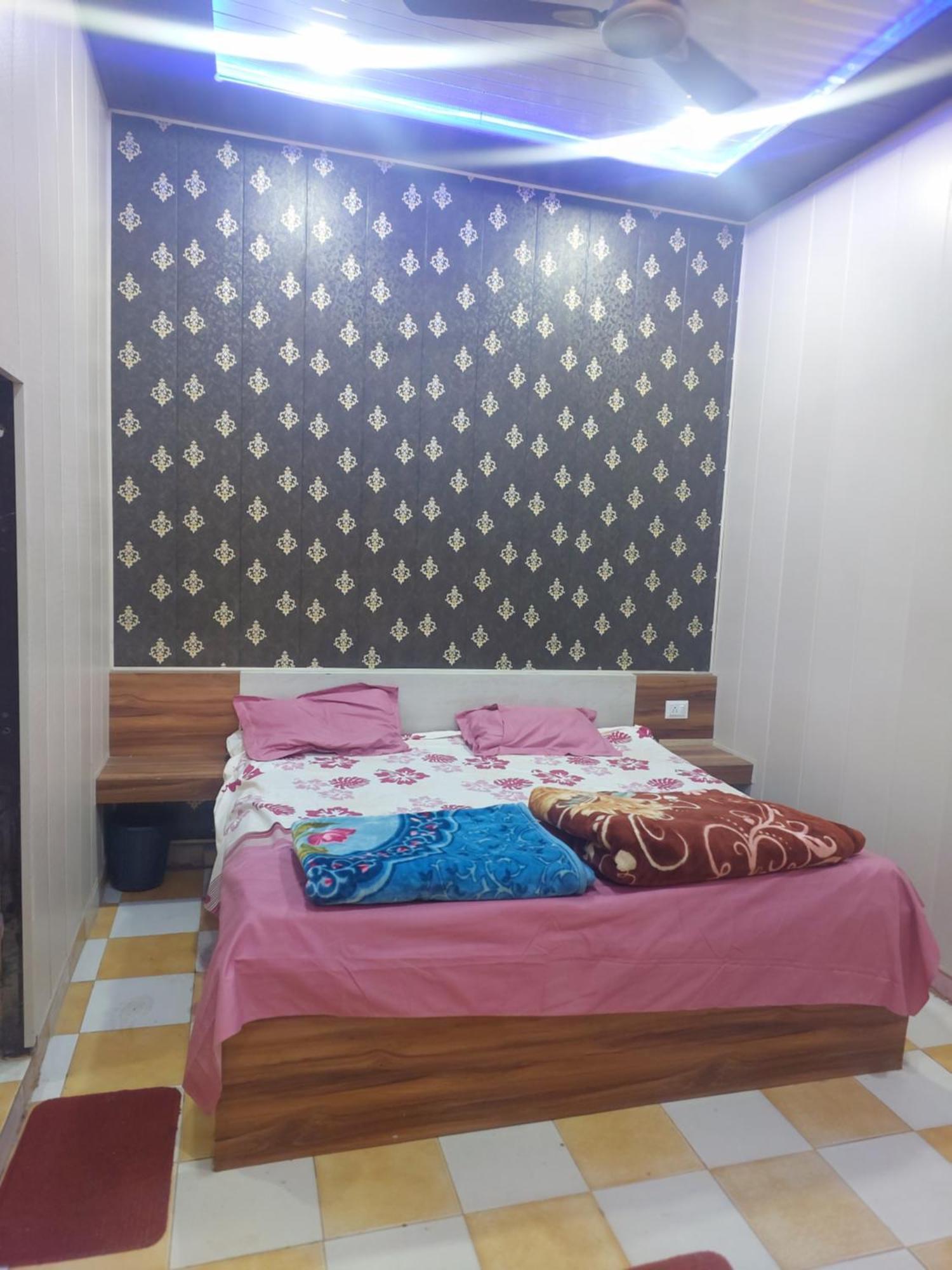 Kanti Devi Seva Sadan Mathura Eksteriør billede